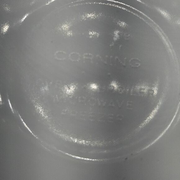 Vintage Corning Embossed Serving Bowl 10" Round‎ Oven Microwave Safe Made in USA - Picture 7 of 8